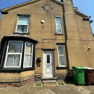 Self-contained Ground Floor Flat Apartment