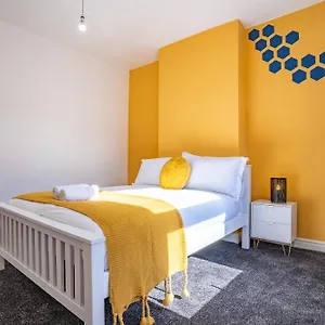 Stayzed E: Stylish Centre House With Free Wifi And Parking Holiday home